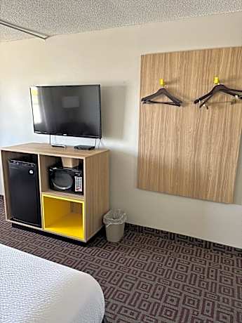 King Room - Non-Smoking