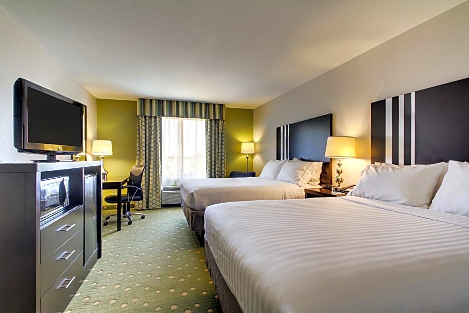 Holiday Inn Express Hotel & Suites Live Oak