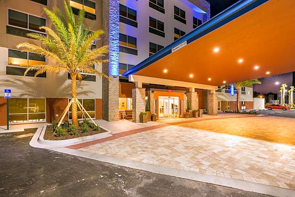 Holiday Inn Express & Suites Jacksonville - Town Center By IHG