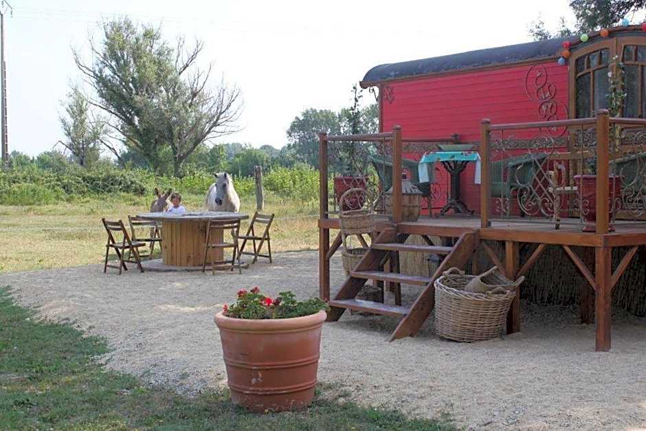 La roulotte "Les Saintes"