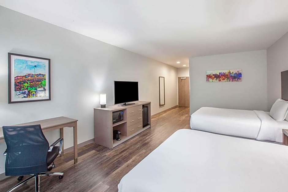 La Quinta Inn & Suites by Wyndham Dallas - Duncanville