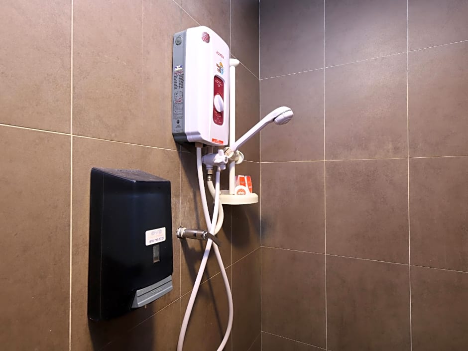 The Fern Lodge (Sanitized Stay)