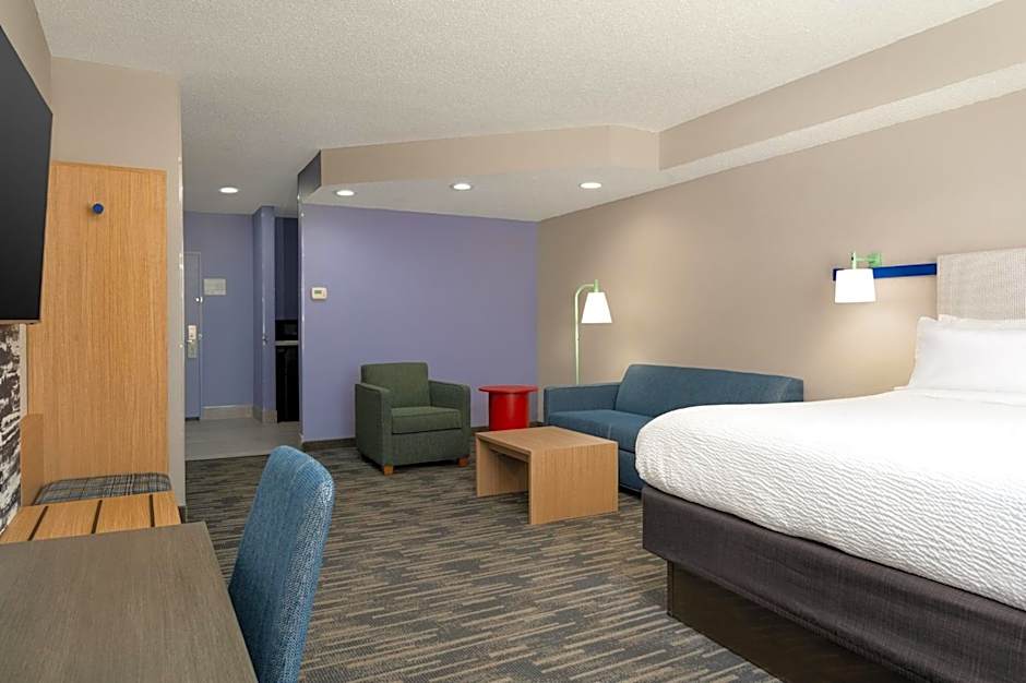 Garner Hotel Evansville East by IHG