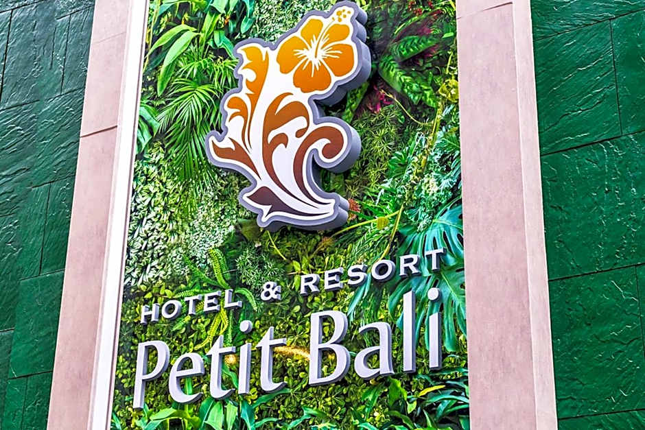 Petit Bali Forest Shinjuku Sanchōme