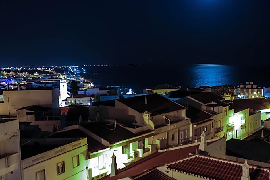 Casa do Canto Central Stay with Breakfast & Bar in Old Town