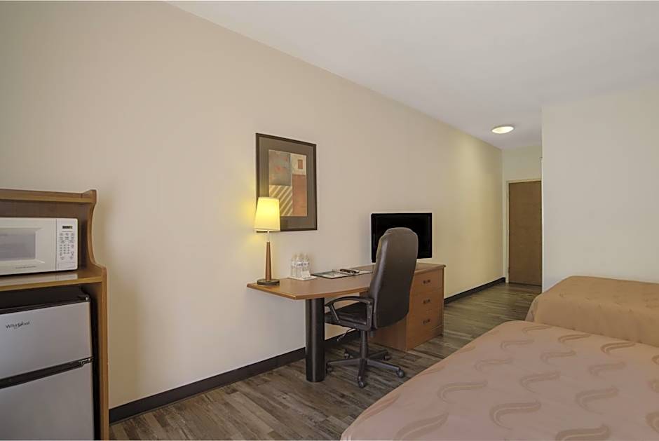 Quality Inn & Suites Chambersburg Northeast