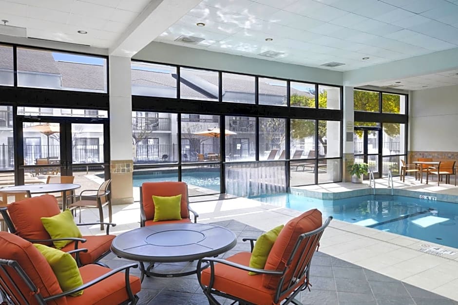 Courtyard Dallas Arlington/Entertainment District