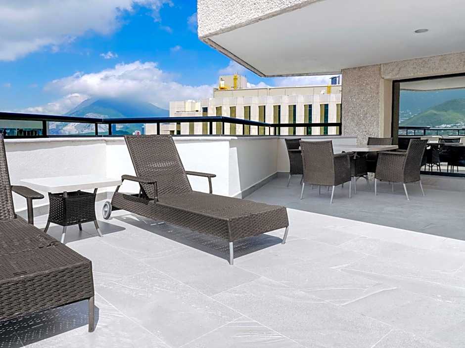 MS Milenium Monterrey, Curio Collection by Hilton