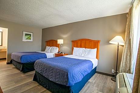 2 Double Beds, Smoking