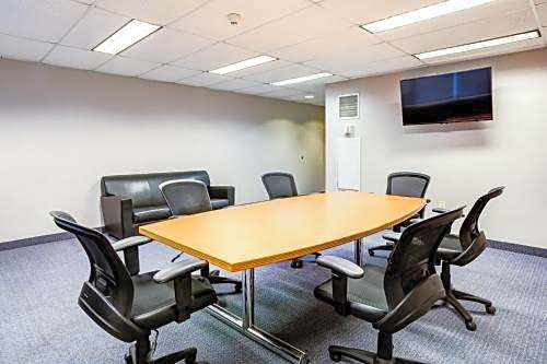 Residence & Conference Centre - Niagara-on-the-Lake