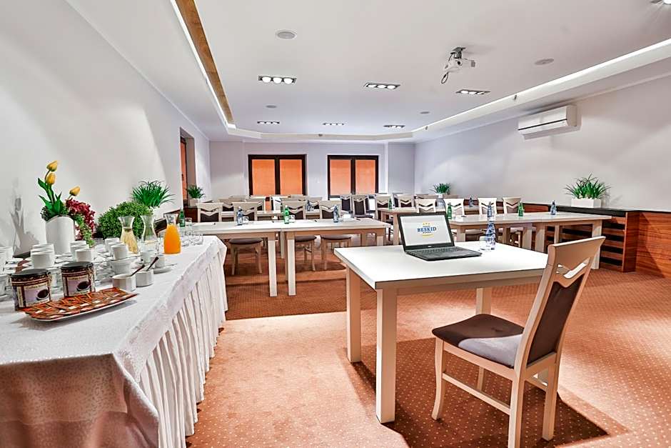 Hotel Kompleks Beskid z basenem i stokiem narciarskim - blisko Babiej Góry