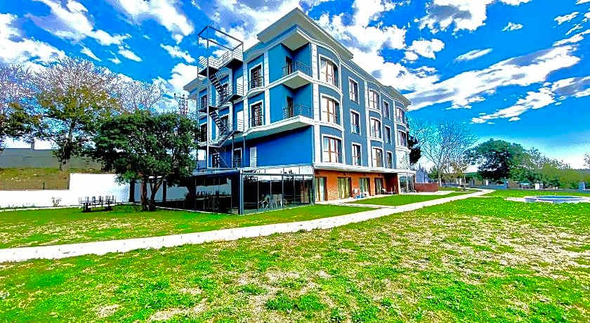 GREEN ROOF BOUTIQUE HOTEL