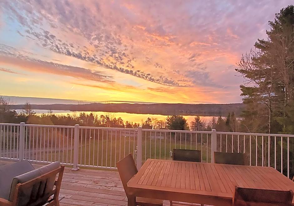 Au Sommet du Lac Magog