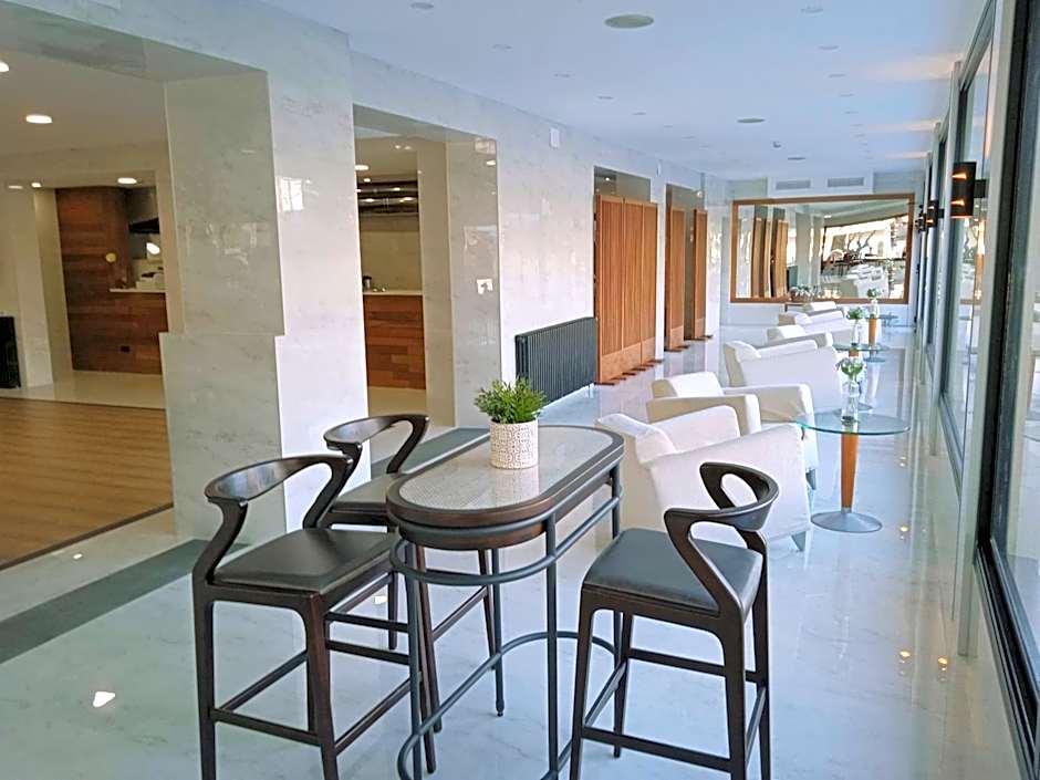 Hotel 153