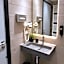 Brxxl 5 City Centre Hostel