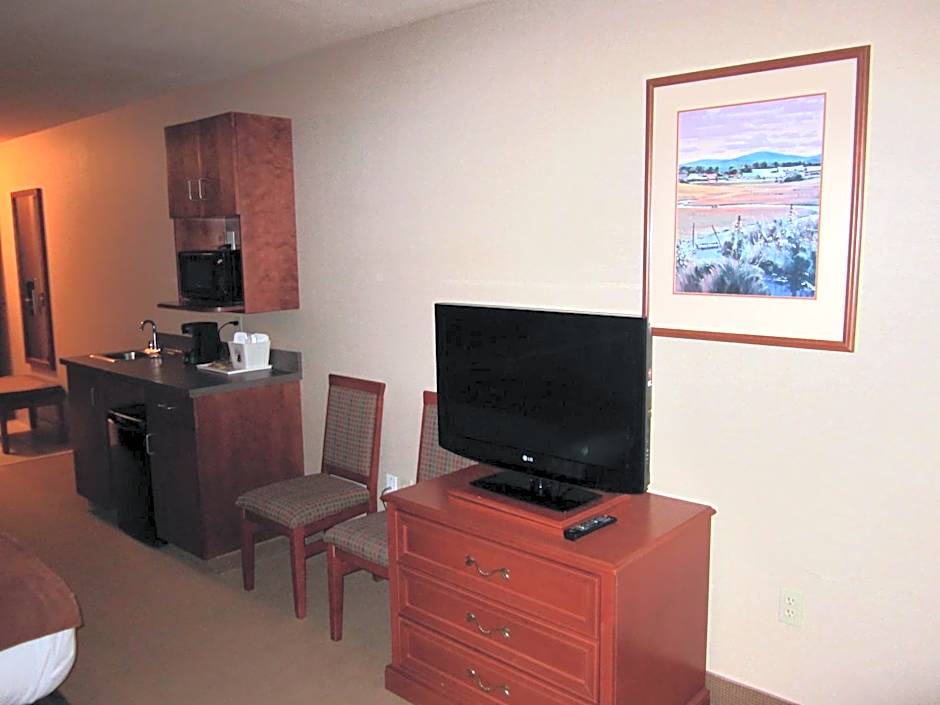 Super 8 by Wyndham Fort Nelson BC