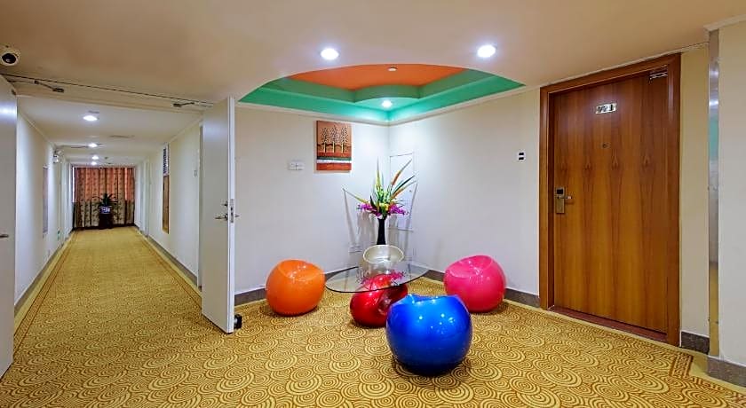 Ln White House Hotel
