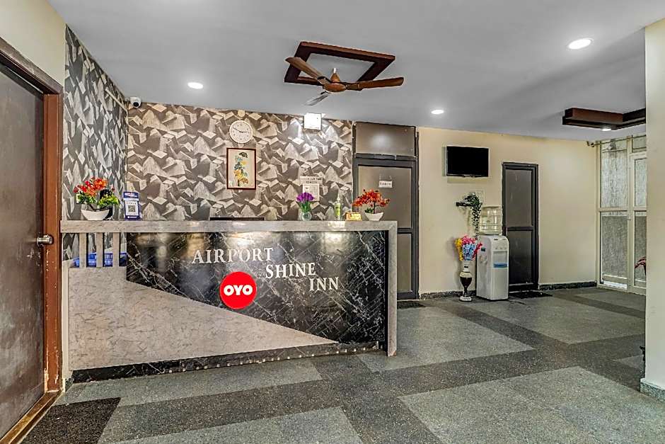Hotel Airport Shine Inn by OYO – Hyderabad, IA