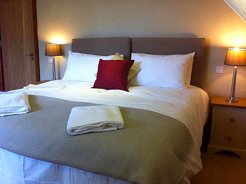 Three Horseshoes Country Inn