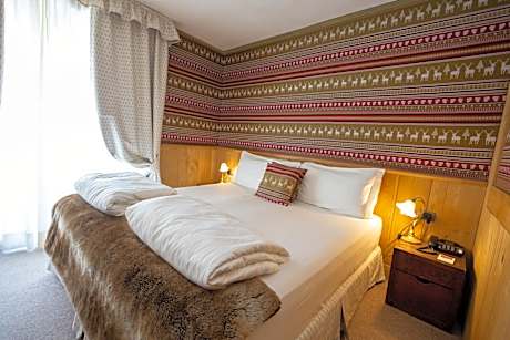 Deluxe Double Room with Spa Access