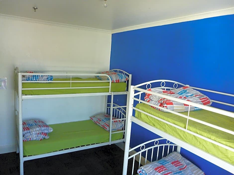 West End Motel & Backpackers