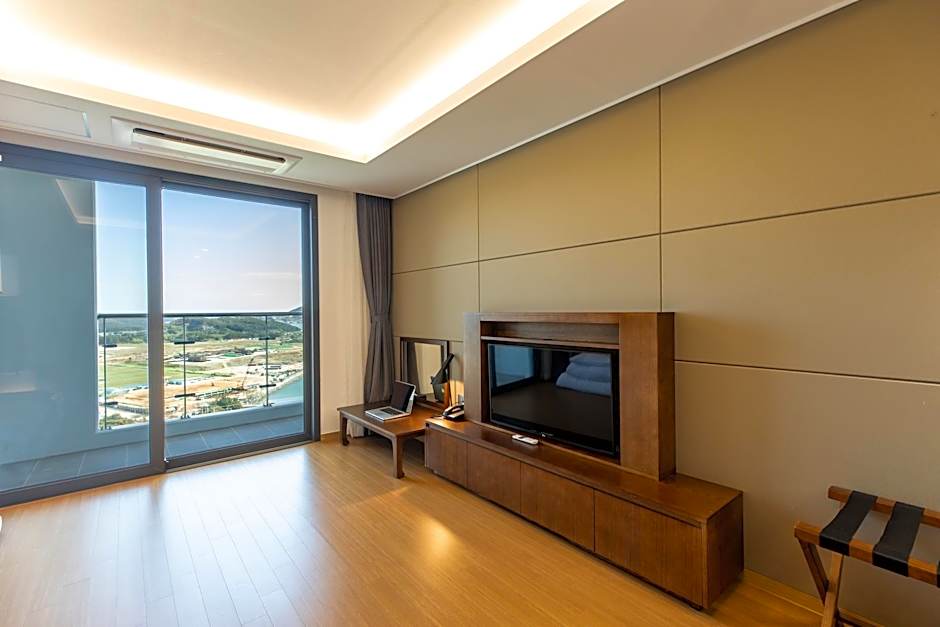Ramada Plaza by Wyndham Dolsan Yeosu