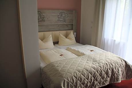 Doppelzimmer small - Nebengebäude Parkvilla