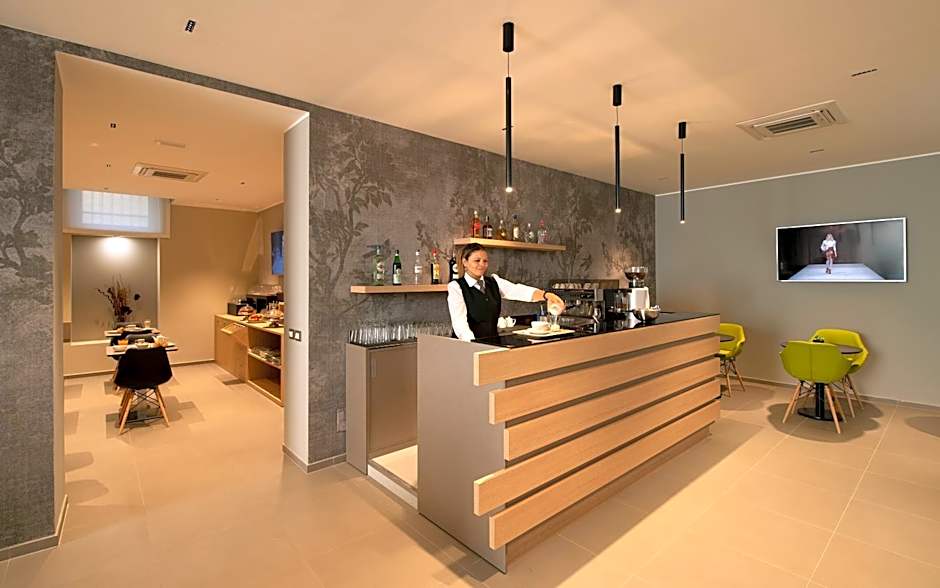 HOTEL H21