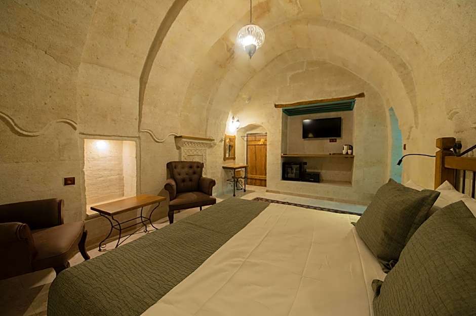 Ares Cave Suites