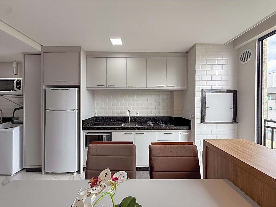 015 - Apartamento alto padrão próximo ao centro e à Praia de Bombas