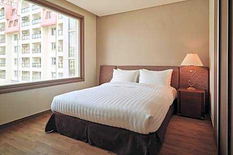 Gold Suite (With Kitchenette)