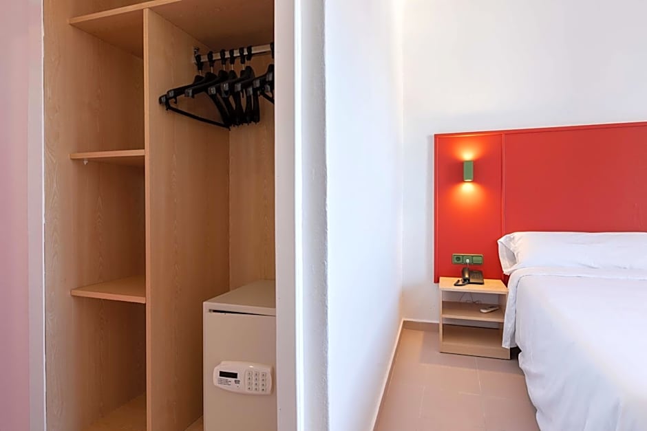 The Red Hotel - Adults Only