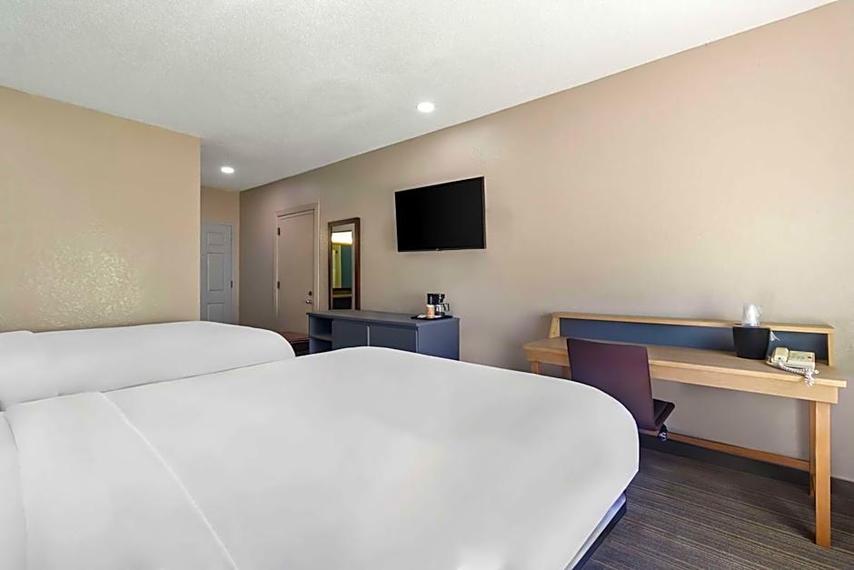 Sonesta Essential IAH Airport JFK Boulevard - Newly Renovated