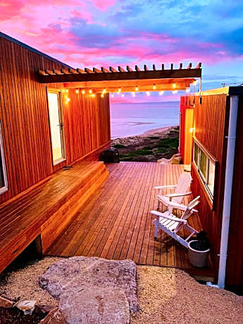 Three Little Birds at Freycinet Ocean Beach Views