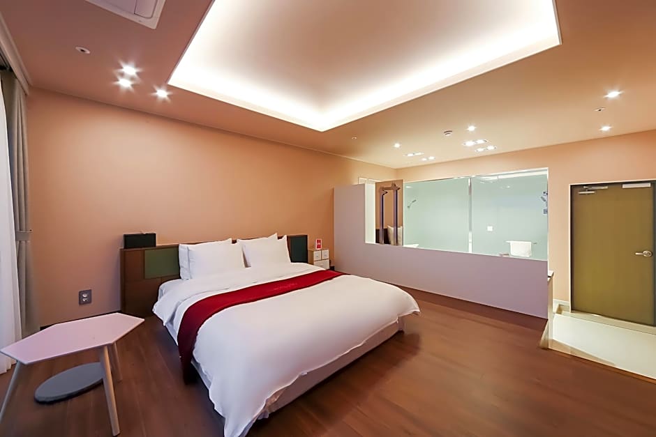 Gyeongnam goseong Hotel With7