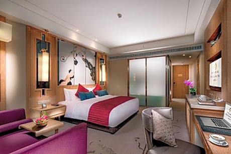 Deluxe - King Bed