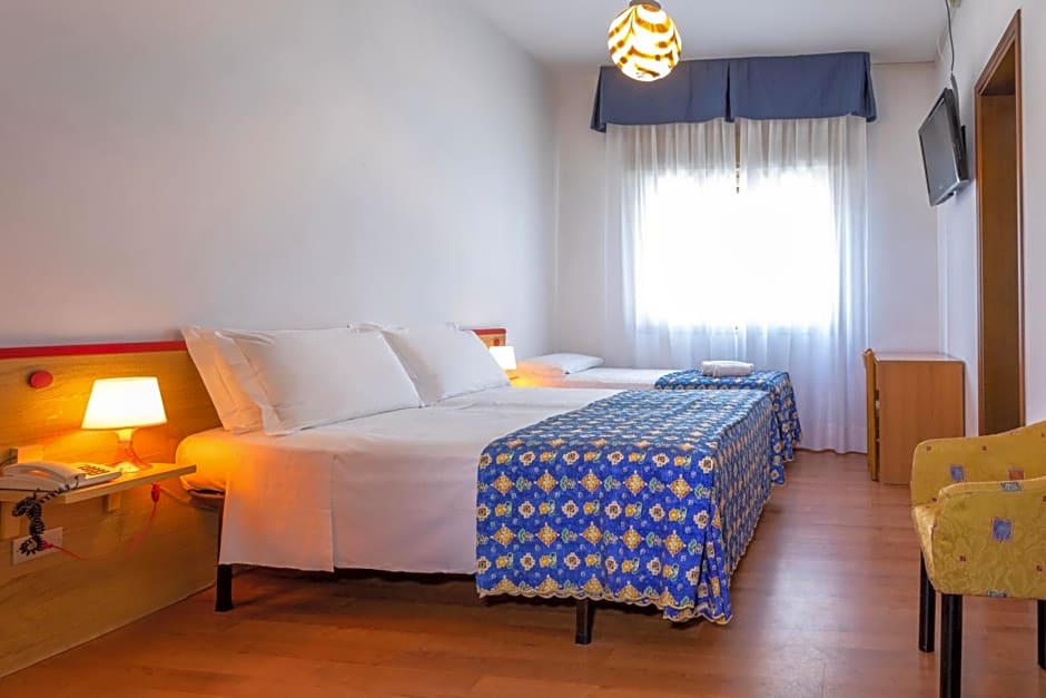 Hotel Diana