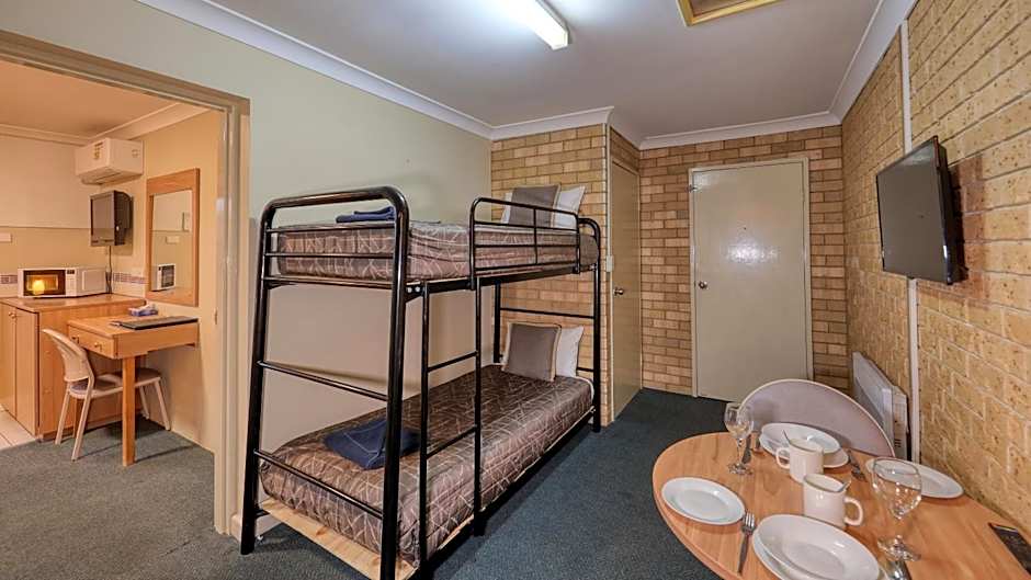 Forest Lodge Motor Inn & Restaurant