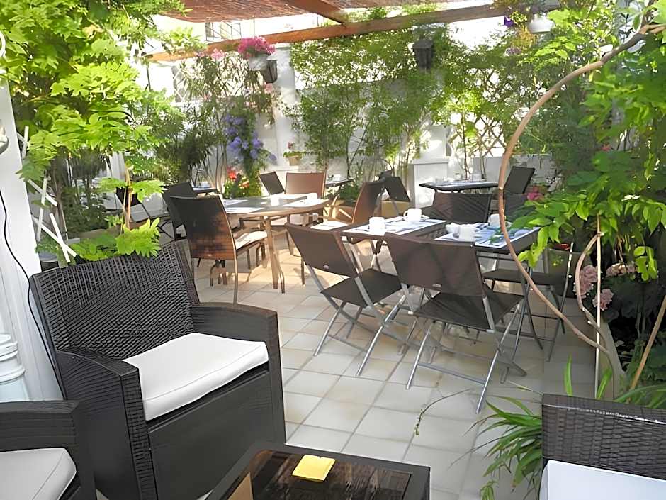 Hotel Eden - La Baigneuse