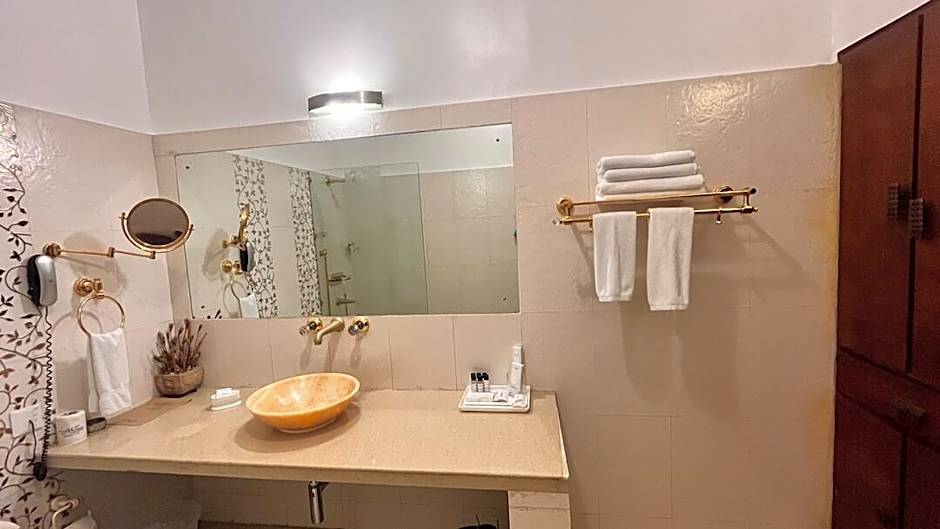 The New Marrion Hotel