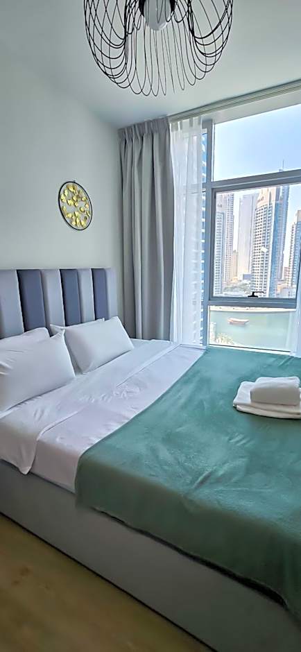 Spacious Apartment Marina View