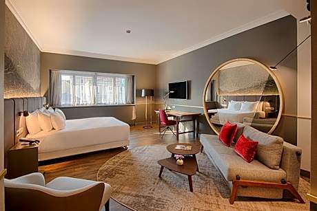 Famiy Room