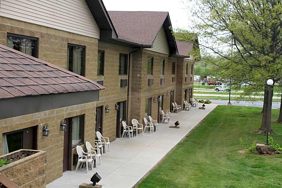 Baymont Inn and Suites by Wyndham Farmington, MO