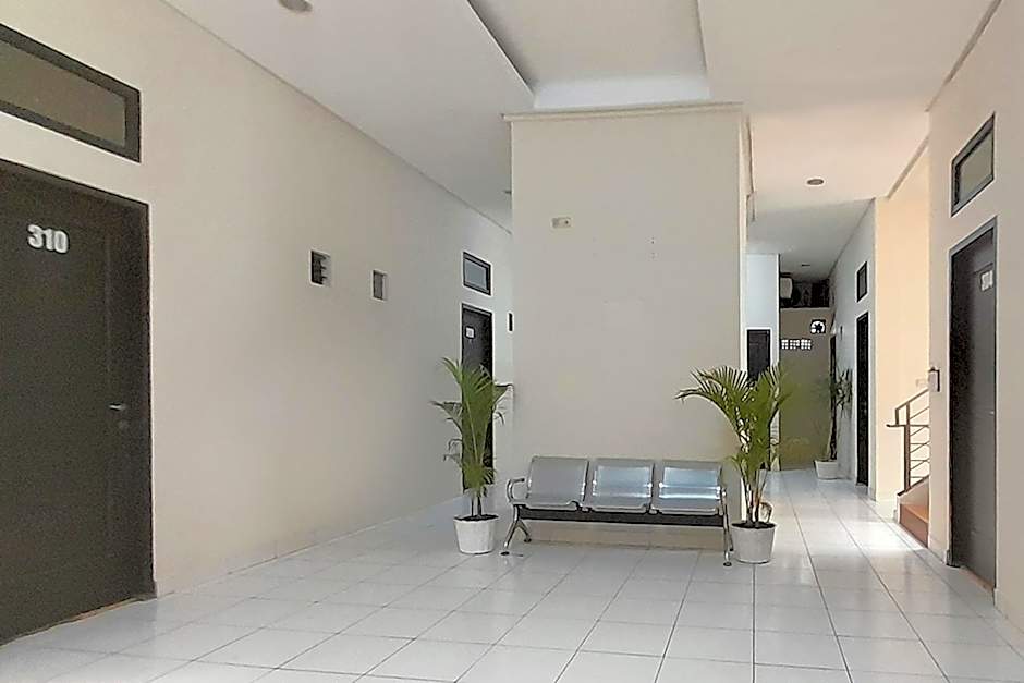 Urbanview Hotel Residence 446 Tanjung Duren
