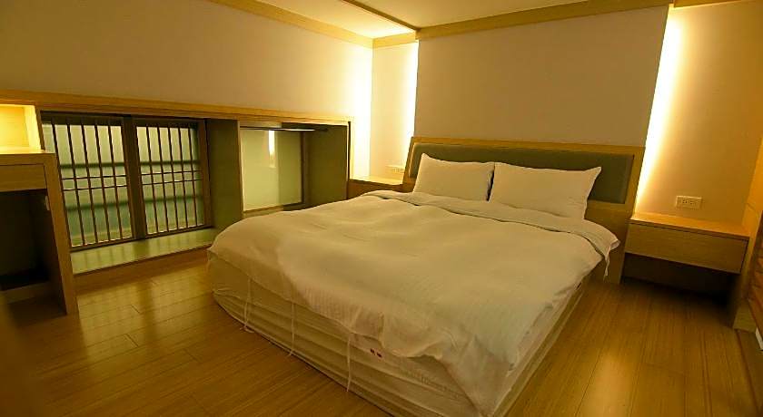 Jiaosi Twenty-one Hotspring Inn