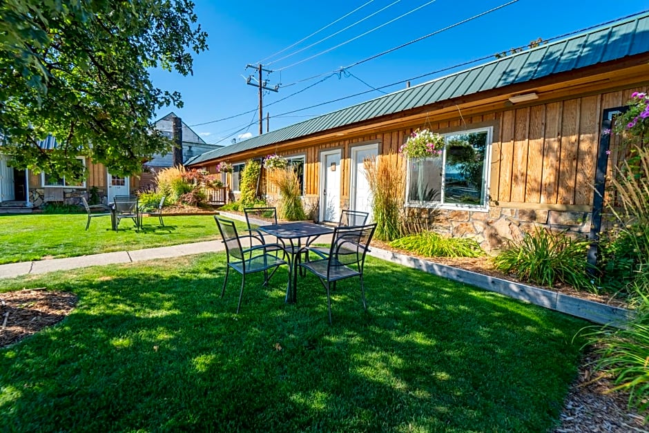 Evergreen Motel