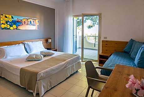 Comfort Quadruple Room with Garden View