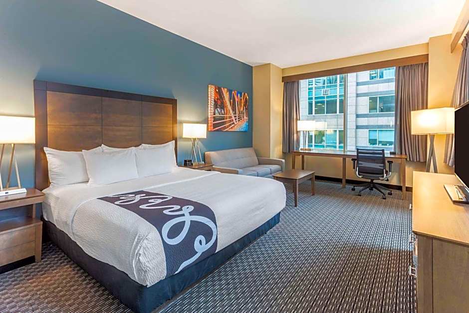 La Quinta Inn & Suites by Wyndham Chicago Downtown