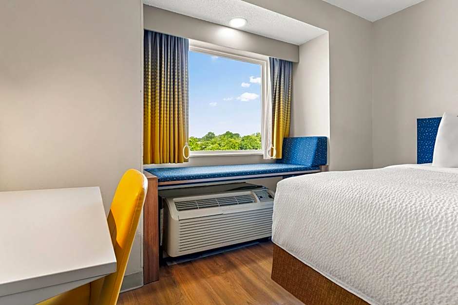 Microtel Inn & Suites By Wyndham Salisbury