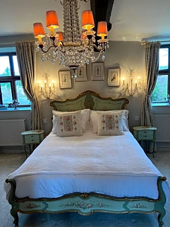 Pytts House Boutique Bed & Breakfast